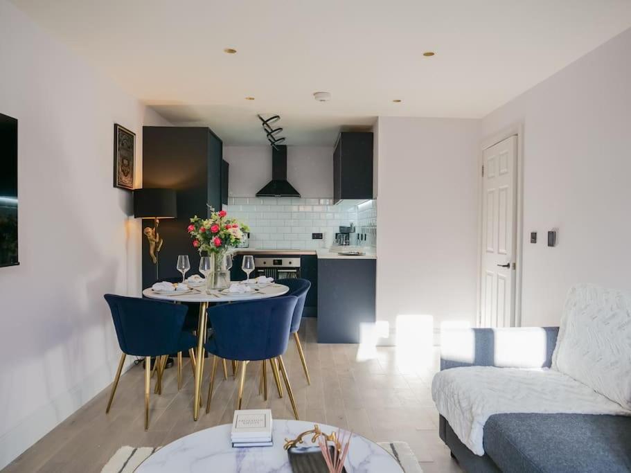 Stylish Retreat For Your Short Getaway London Exterior foto
